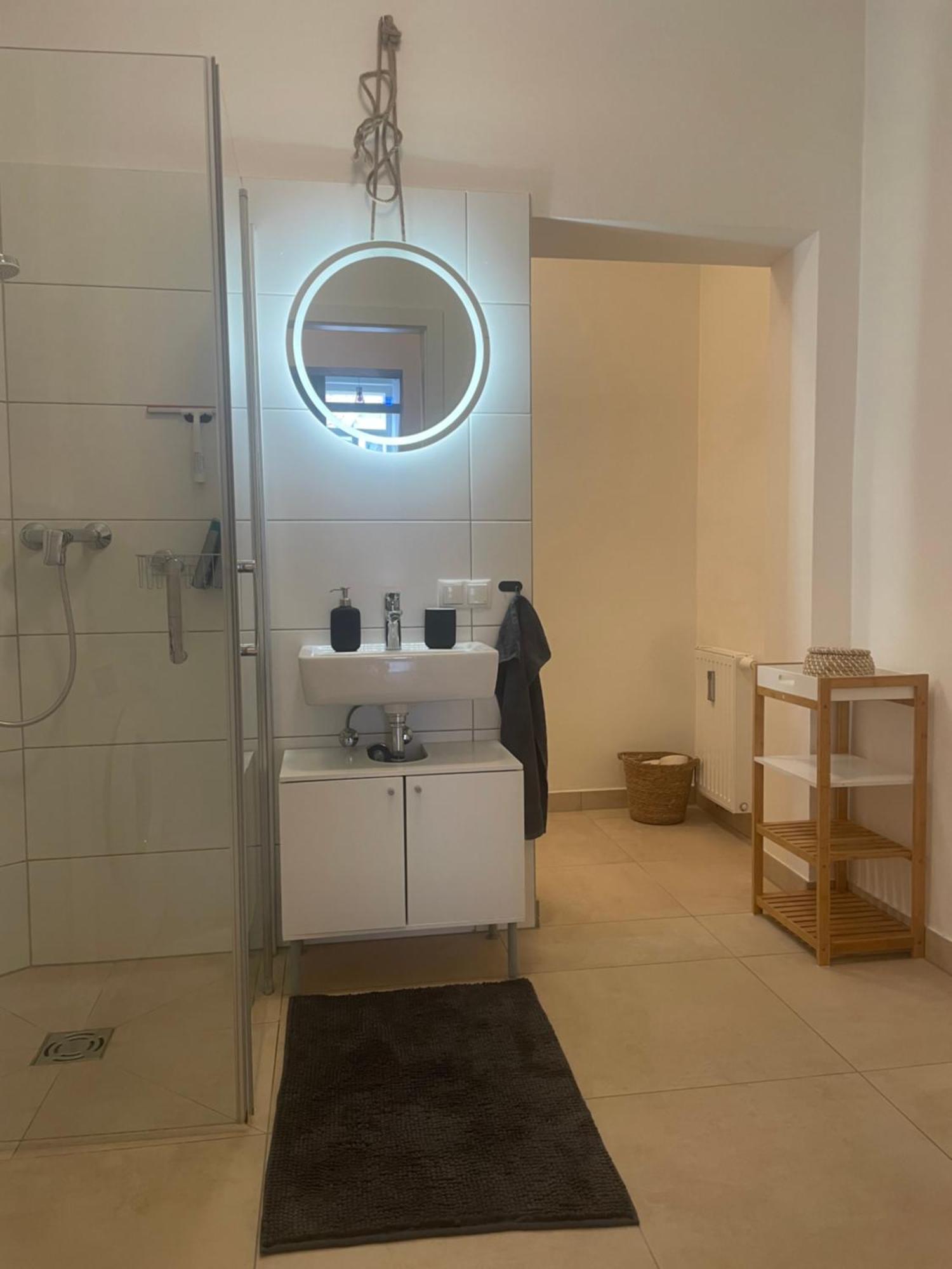 Old Town Vibe & Wave Apartment