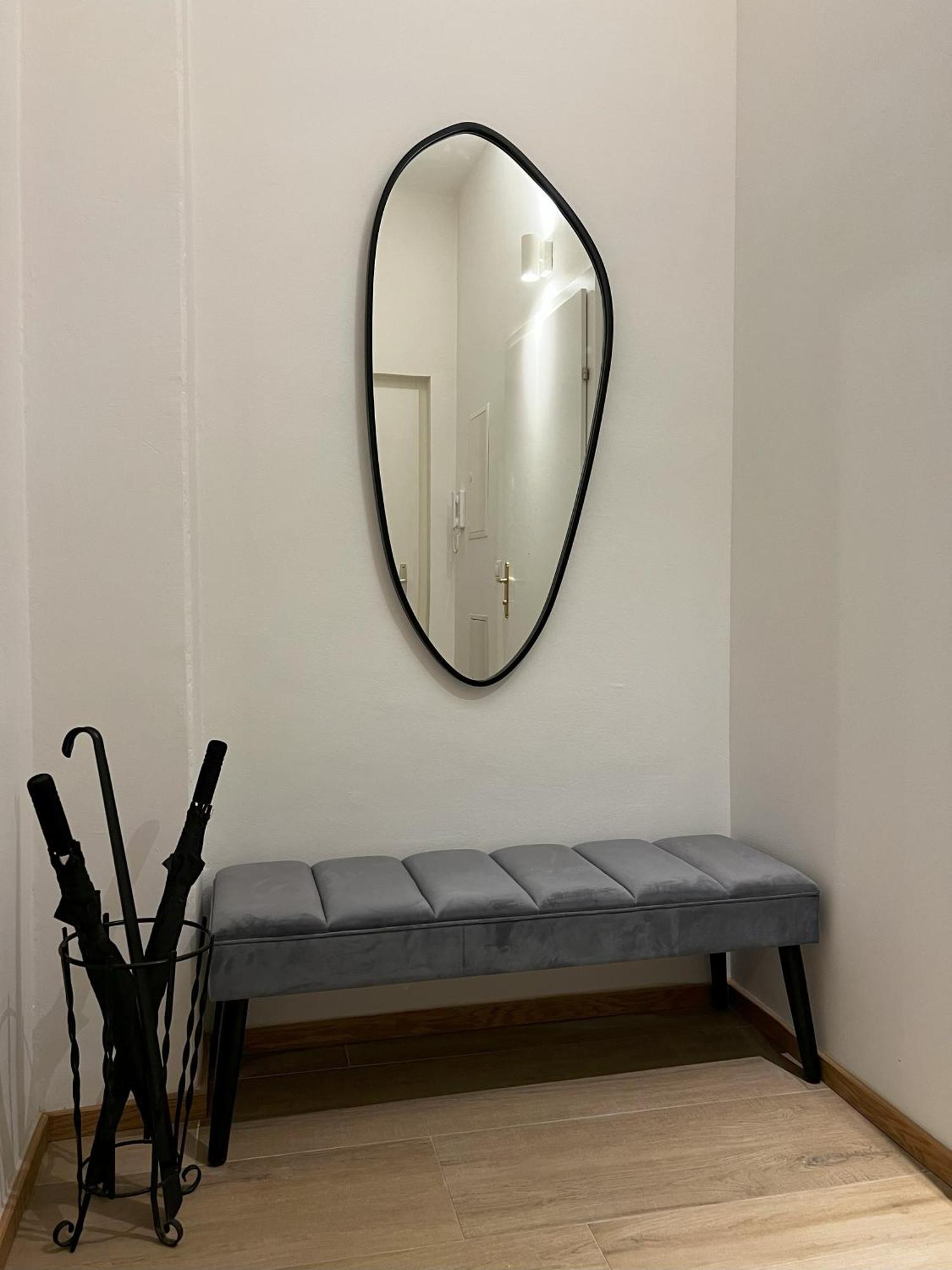 Old Town Vibe & Wave Apartment